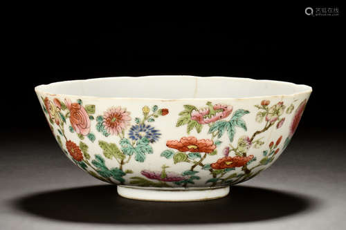 FAMILLE ROSE 'FLOWERS' BOWL