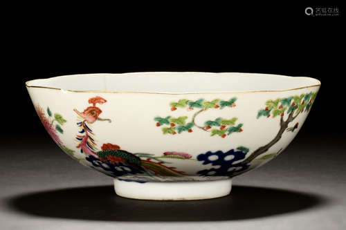 FAMILLE ROSE 'FLOWERS AND BIRDS' BOWL