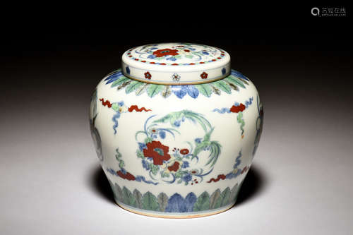 WUCAI 'FLOWERS AND BIRDS' JAR WITH COVER