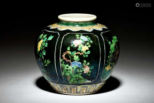 FAMILLE VERTE 'FLOWERS' JAR