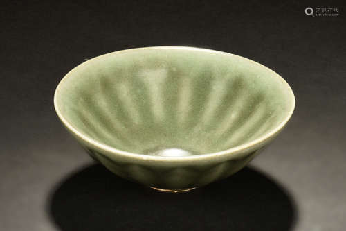 LONGQUAN WARE LOTUS BOWL