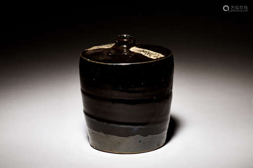 BLACK GLAZED CUP WITH COVER