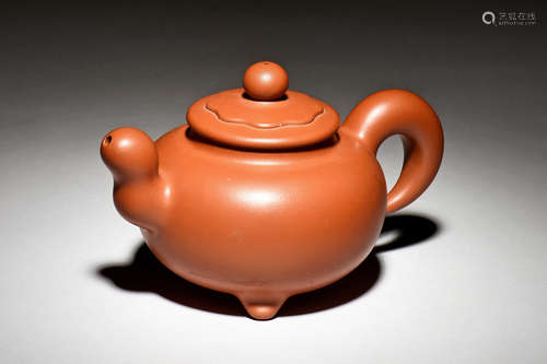 YIXING ZISHA ROUND TEAPOT