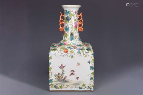 FAMILLE ROSE RECTANGULAR 'BUTTERFLIES' VASE