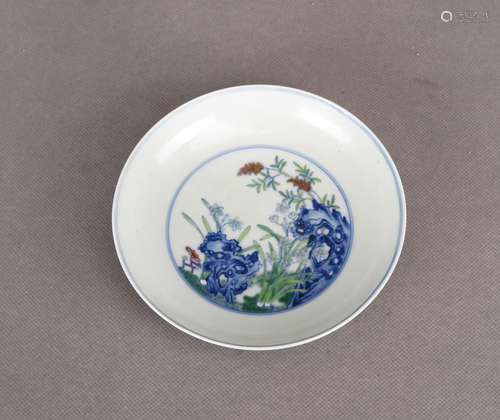 DOUCAI 'FLOWERS AND PLANTS' DISH