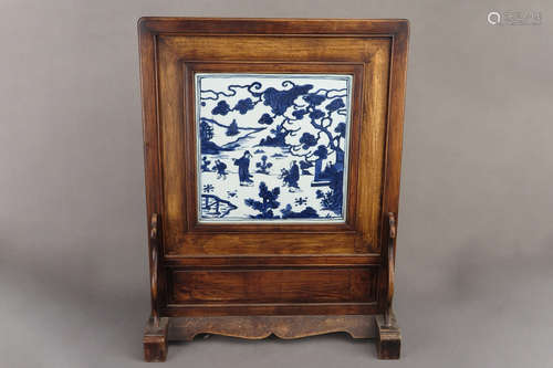 BLUE AND WHITE 'PEOPLE' PLAQUE INSET WOOD TABLE SCREEN