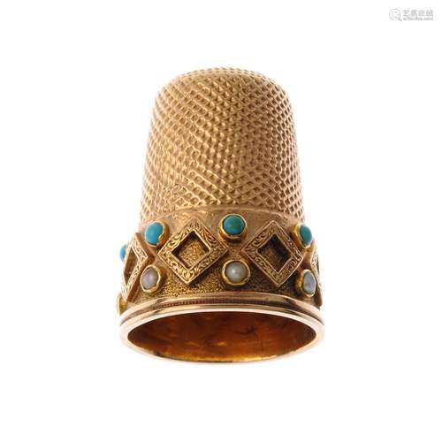 An early 20th century 15ct gold split pearl and turquoise thimble. The border with applied diamond-