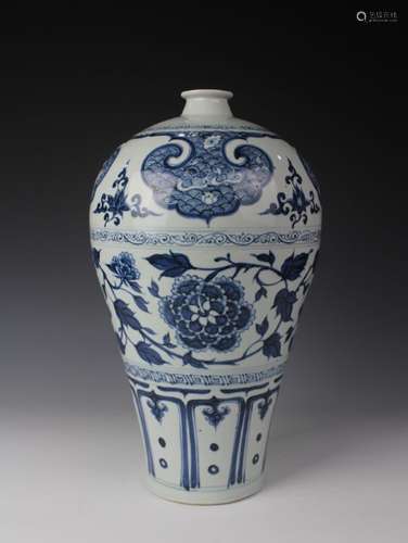 CHINESE PORCELAIN BLUE AND WHITE FLOWER MEIPING VASE