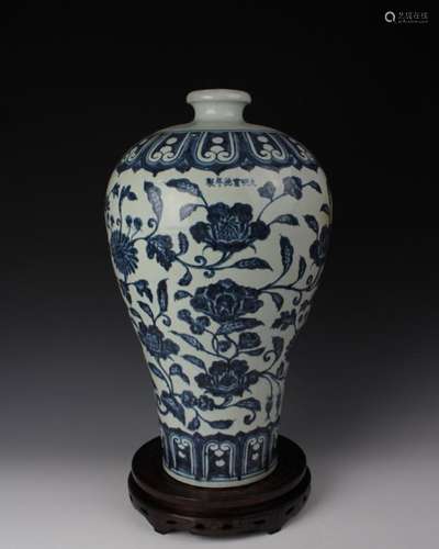 CHINESE PORCELAIN BLUE AND WHITE FLOWER MEIPING VASE