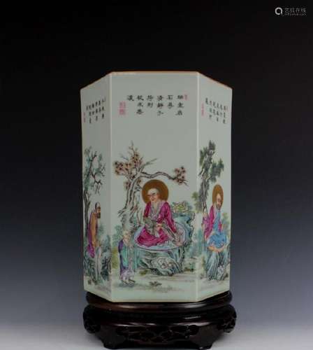 CHINESE PORCELAIN FAMILLE ROSE LOHAN BRUSH POT