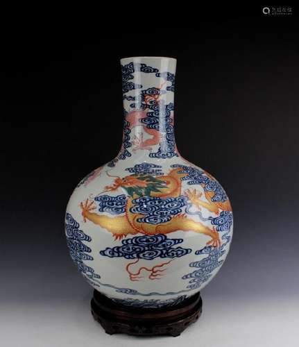 CHINESE PORCELAIN BLUE AND GREEN YELLOW DRAGON TIANQIU VASE