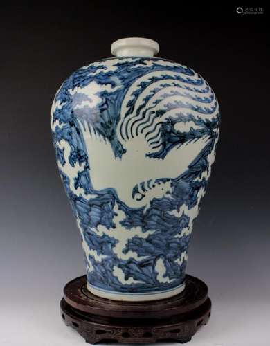 CHINESE PORCELAIN BLUE AND WHITE PHOENIX MEIPING VASE