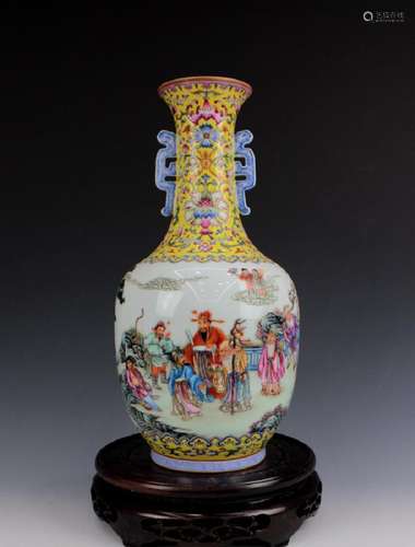 CHINESE PORCELAIN FAMILLE ROSE FIGURES VASE