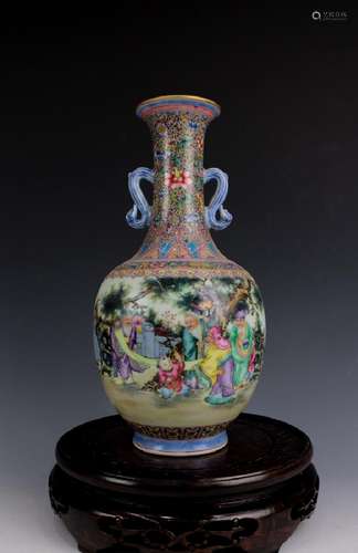 CHINESE PORCELAIN FAMILLE ROSE FIGURES VASE