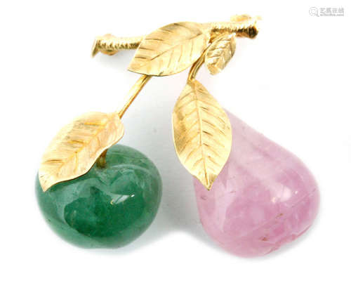 An 18ct hallmarked brooch the 18ct leaf detailed bough above a rose quartz pear and a green quartz apple suspended, length 4cm, Birmingham 1979, Bernard Instone.