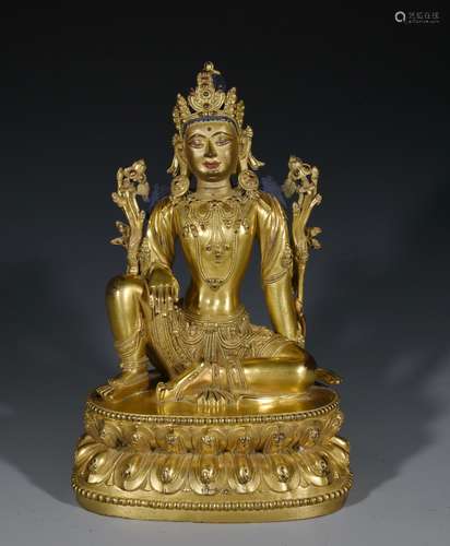 A Gilt Bronze Guanyin Statue