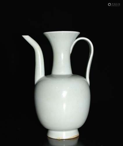 A Celadon Glazed Wine Pot