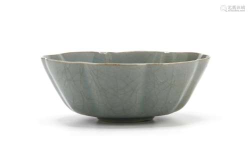 Guan-Type "Ice Crackled" Longquan Bowl