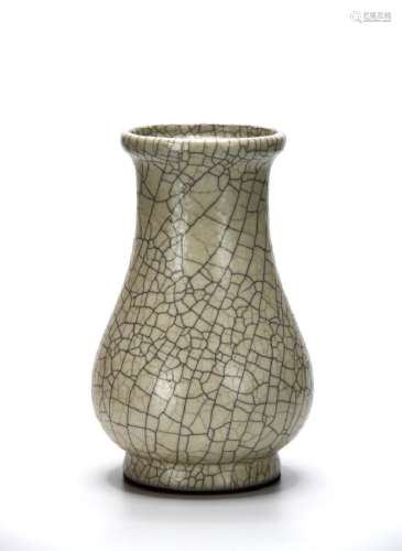 Chinese Ge-Type Pear-Shape Vase