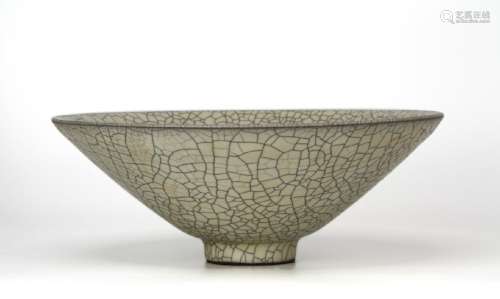 Chinese Large Crackled Glazed Bowl