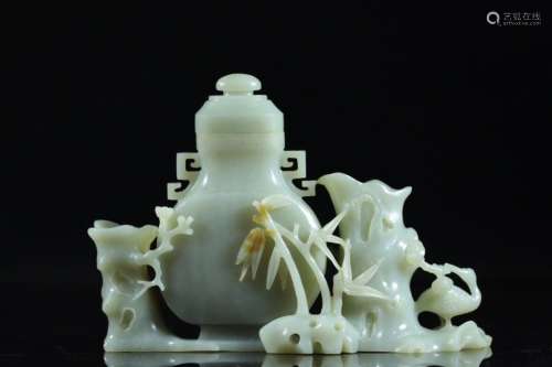 Chinese Hetian Jade Vase