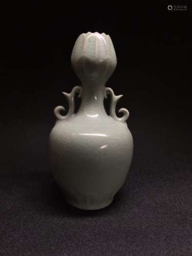 Chinese Song Celadon Vase w Handles