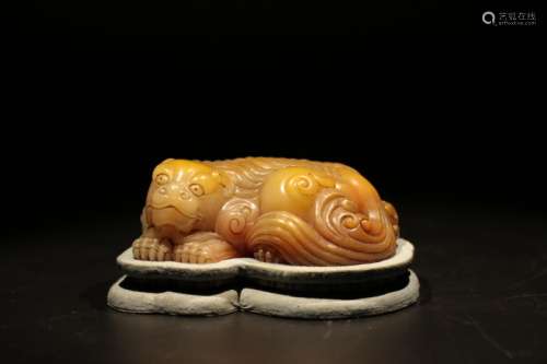 Chinese Soapstone Carved Beast w Stand