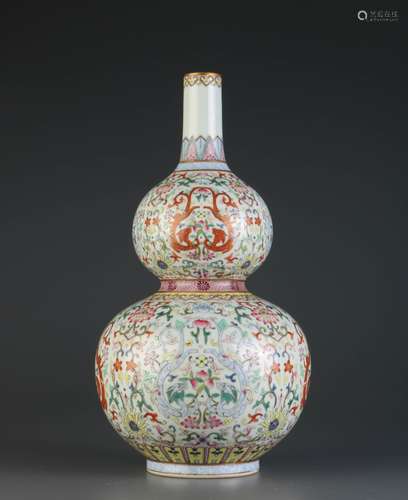 Chinese Famille Rose Porcelain Vase