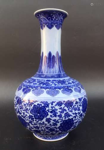 Chinese Blue/White Porcelain Vase