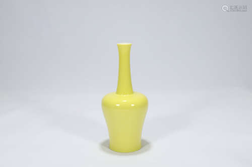 Chinese yellow glazed porcelain vase.