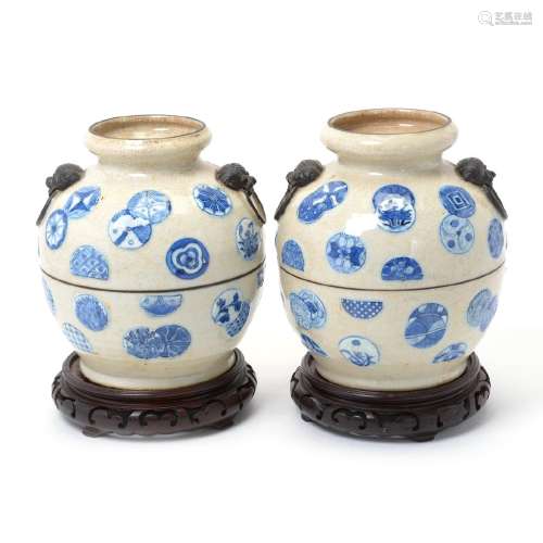 Pair of Underglaze Blue Jars, Late Qing Dynasty