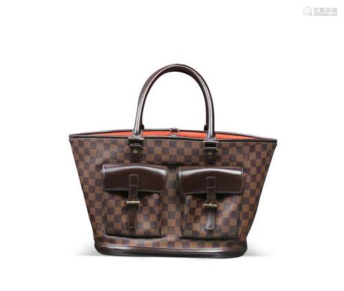 路易威登（LV）经典<br>Damier Ebène 帆布棋盘格<br>Neverfull 手袋（内附手包）