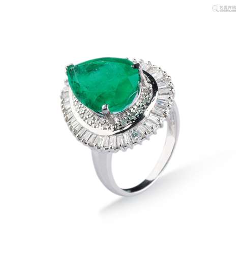 哥伦比亚帝王绿5.97克拉祖母绿水滴形镶1克拉钻石铂金戒指