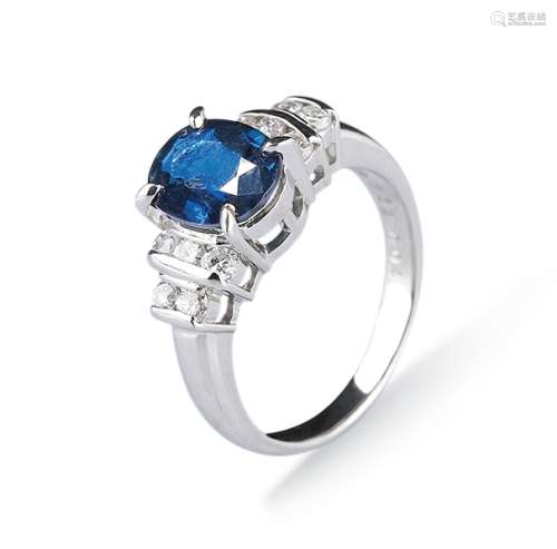 斯里兰卡2.32克拉深蓝色蓝宝石镶钻石铂金戒指