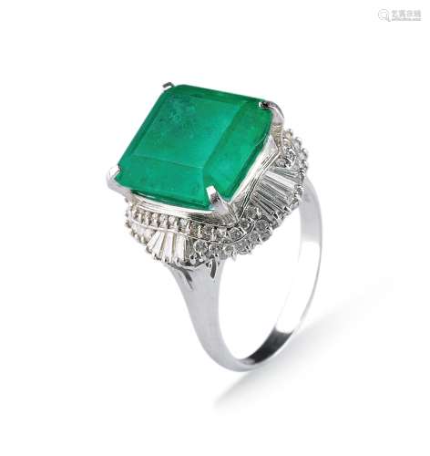 哥伦比亚11.61克拉方形祖母绿铂金钻石戒指