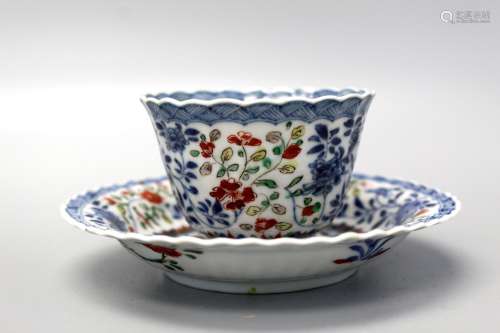 Chinese wucai blue and white porcelain cup
