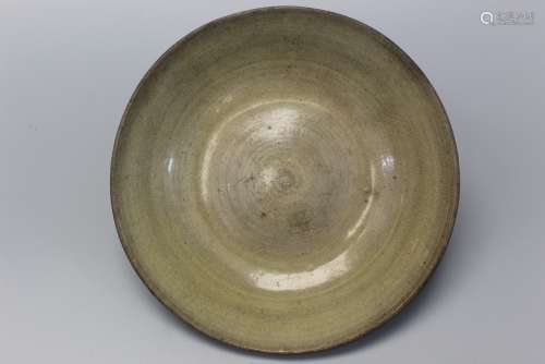 Antique Thai Sawankhalok Celadon Glazed Bowl, ca. 15 th