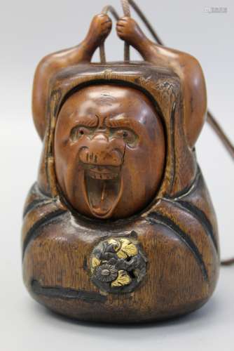 Japanese carved wood tobacco box daruma tonkotsu, 19th