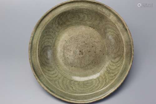 Antique Sawankhalok celadon pottery plate, ca. mid 14th