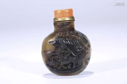 Chinese agate snuff bottle.