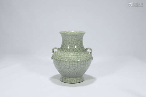 Chinese Ge Ware porcelain vase.