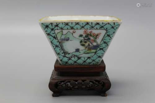 Chinese famille verte porcelain square cup with wood