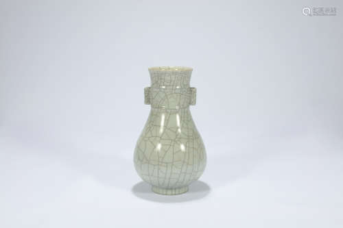 Chinese Ge Ware porcelain vase.