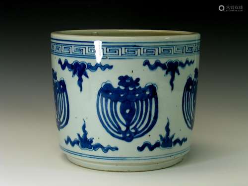 Chinese blue and white porcelain brush pot