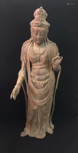 A WOODEN FIGURE OF GUANYIN