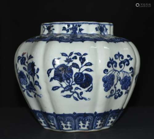 A BLUE AND WHITE JAR, XUANDE MARK