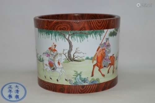 A FAMILLE ROSE BRUSH POT