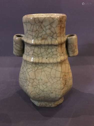A GE YAO FACETED VASE