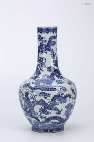 A Chinese Blue and White Porcelain Vase