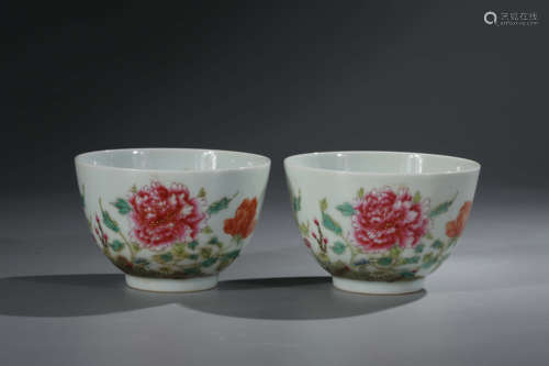 A Pair of Famille Rose Porcelain Cups